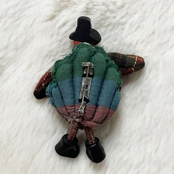 🔮 5/$25 Vintage Thanksgiving Pilgrim Turkey Plush Pin - Picture 3 of 3